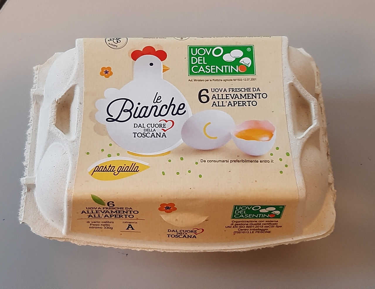 Uova bianche Uovo del Casentino allevate all'aperto conf. da 6 uova